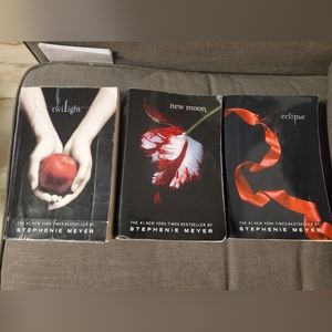 3 Twighlight Series Books